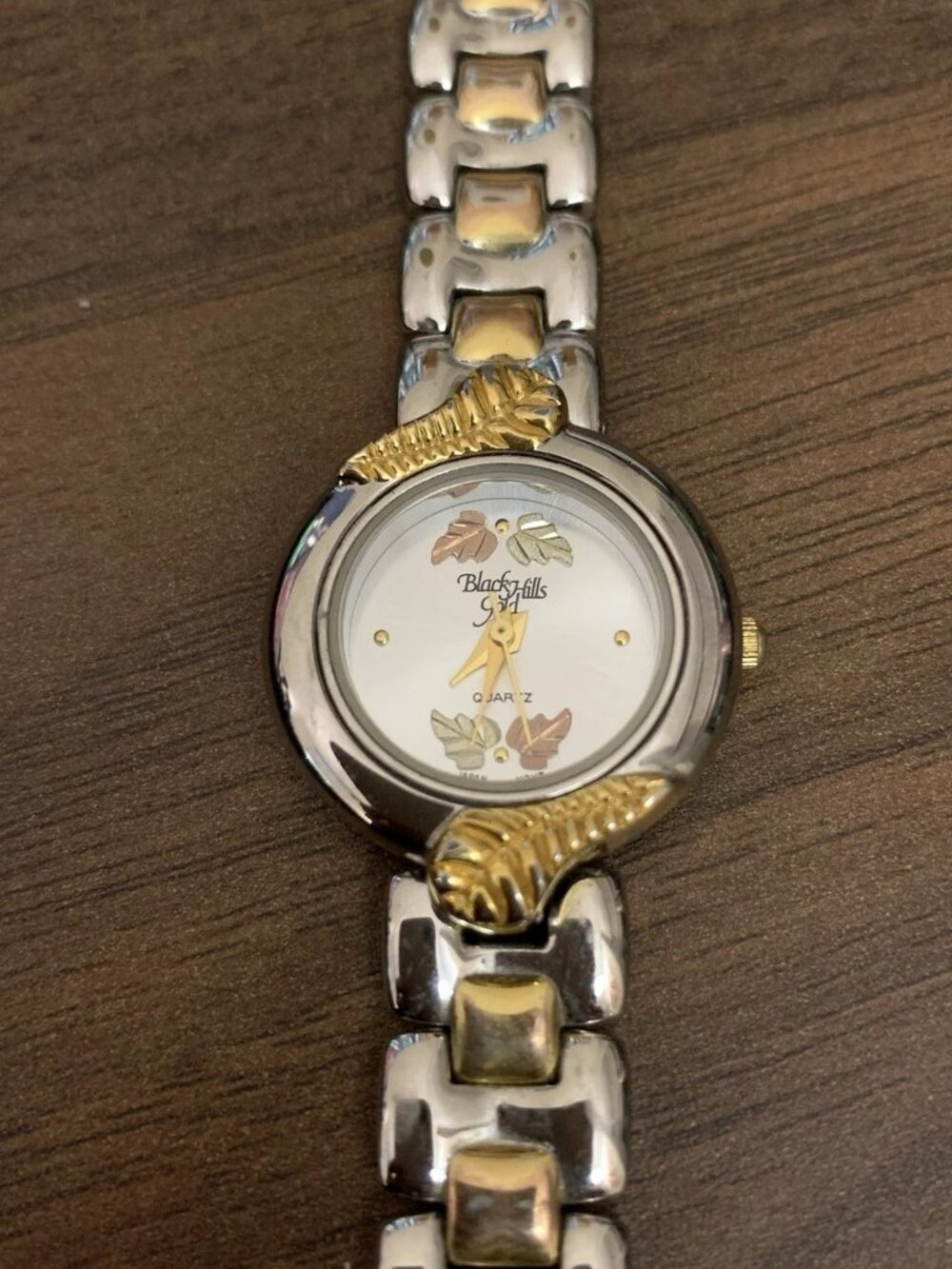 Black Hills Gold Women Quartz Watch White Dial